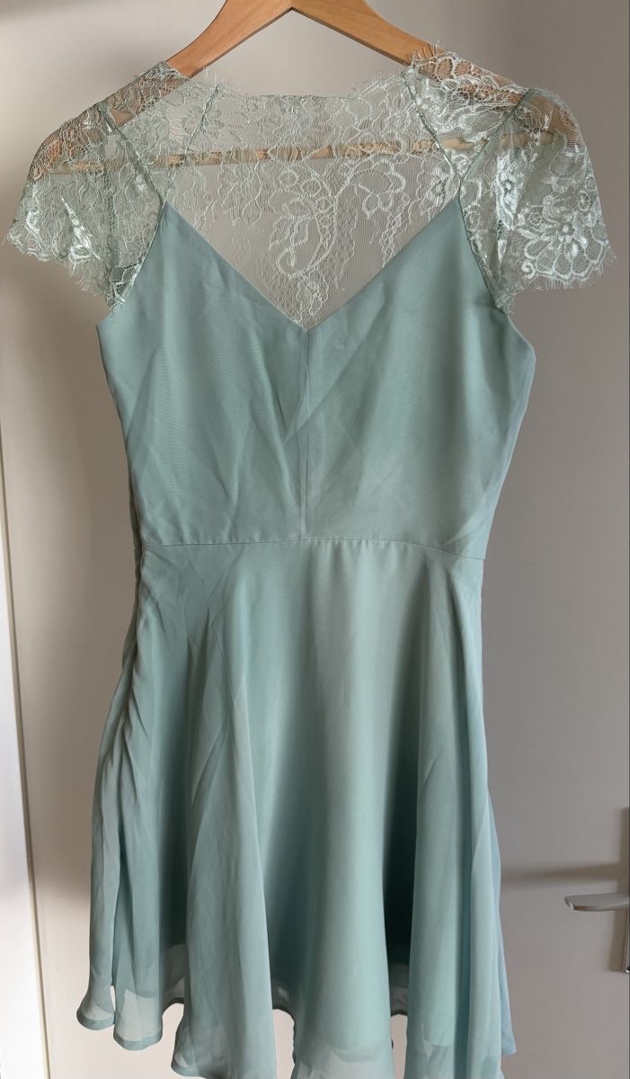 Vestiti: Robe élégante, taille S, neuve – Nuovo (secondo la descrizione) da Genève venduto da len_5q5n