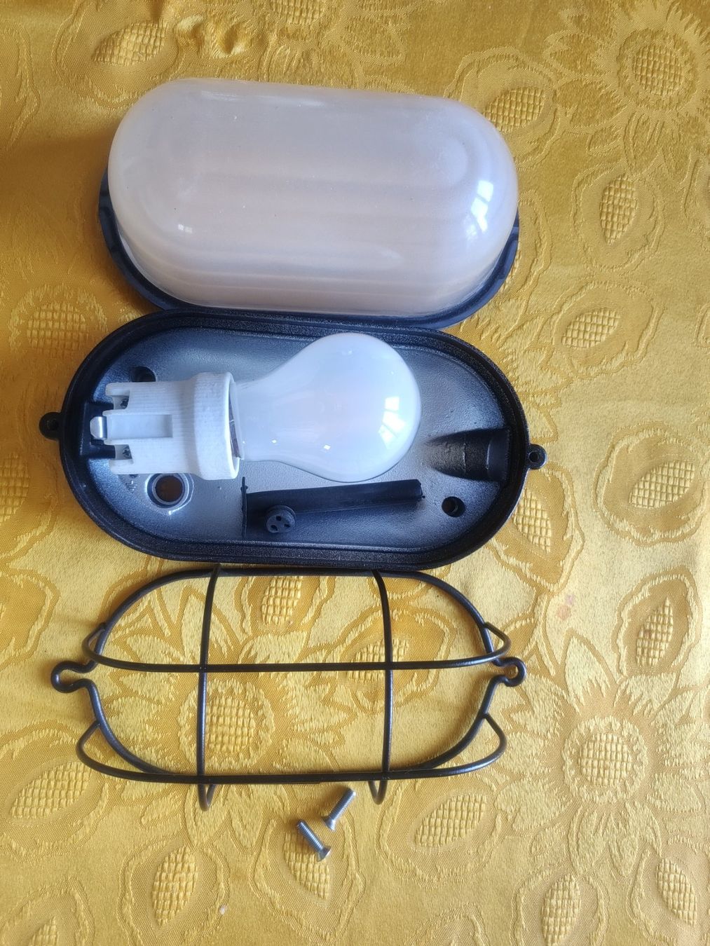 Lampade: Lampe pour atelier ou locaux ex – Usato da Vulliens venduto da cochise0 3
