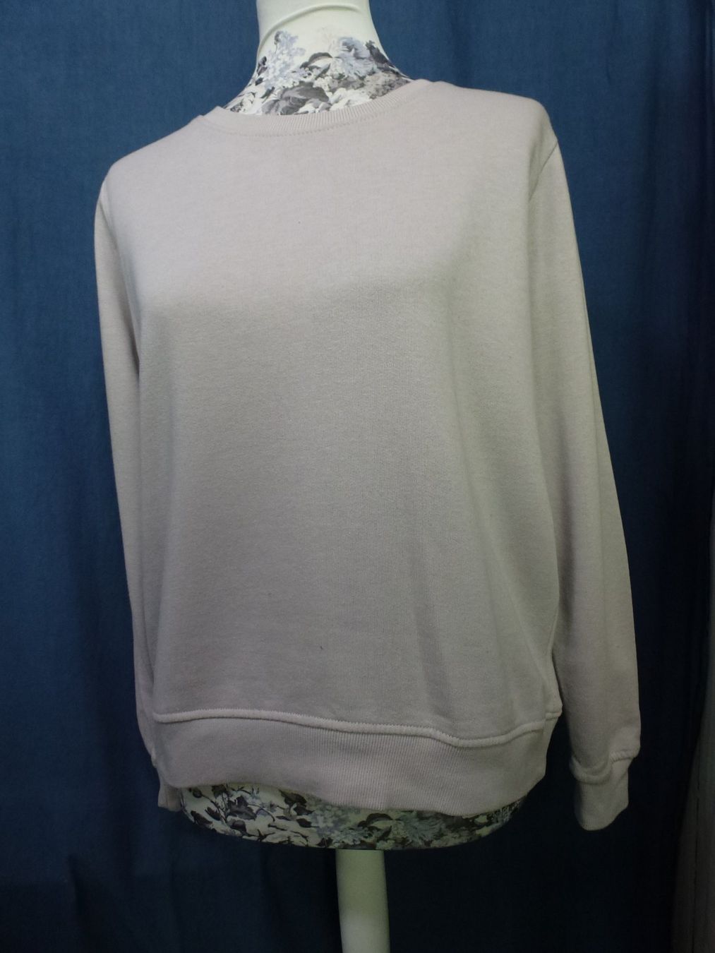 Lotti di vestiti: JOGGING ANZUG HELLES GRAU 38 40 NEUWERTIG HOSE PULLI – Nuovo (secondo la descrizione) da Kreuzlingen venduto da ang_7k8d 3