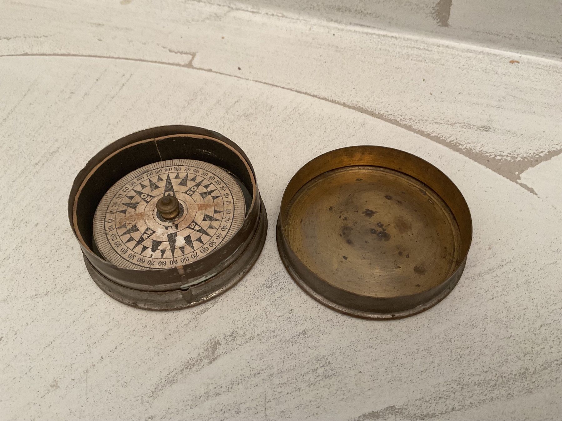 GPS & Strumenti di misurazione: Antica bussola – Usato da Origlio venduto da artois00