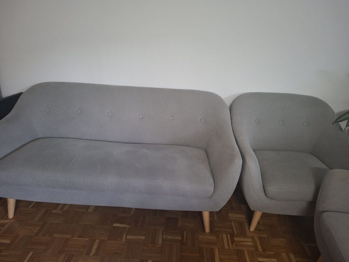 Divani: Gemütliche 3 Sofa hellgrau top Zustand mit einem Glasstisch – Nuovo (secondo la descrizione) da Riniken venduto da ben_mwp5