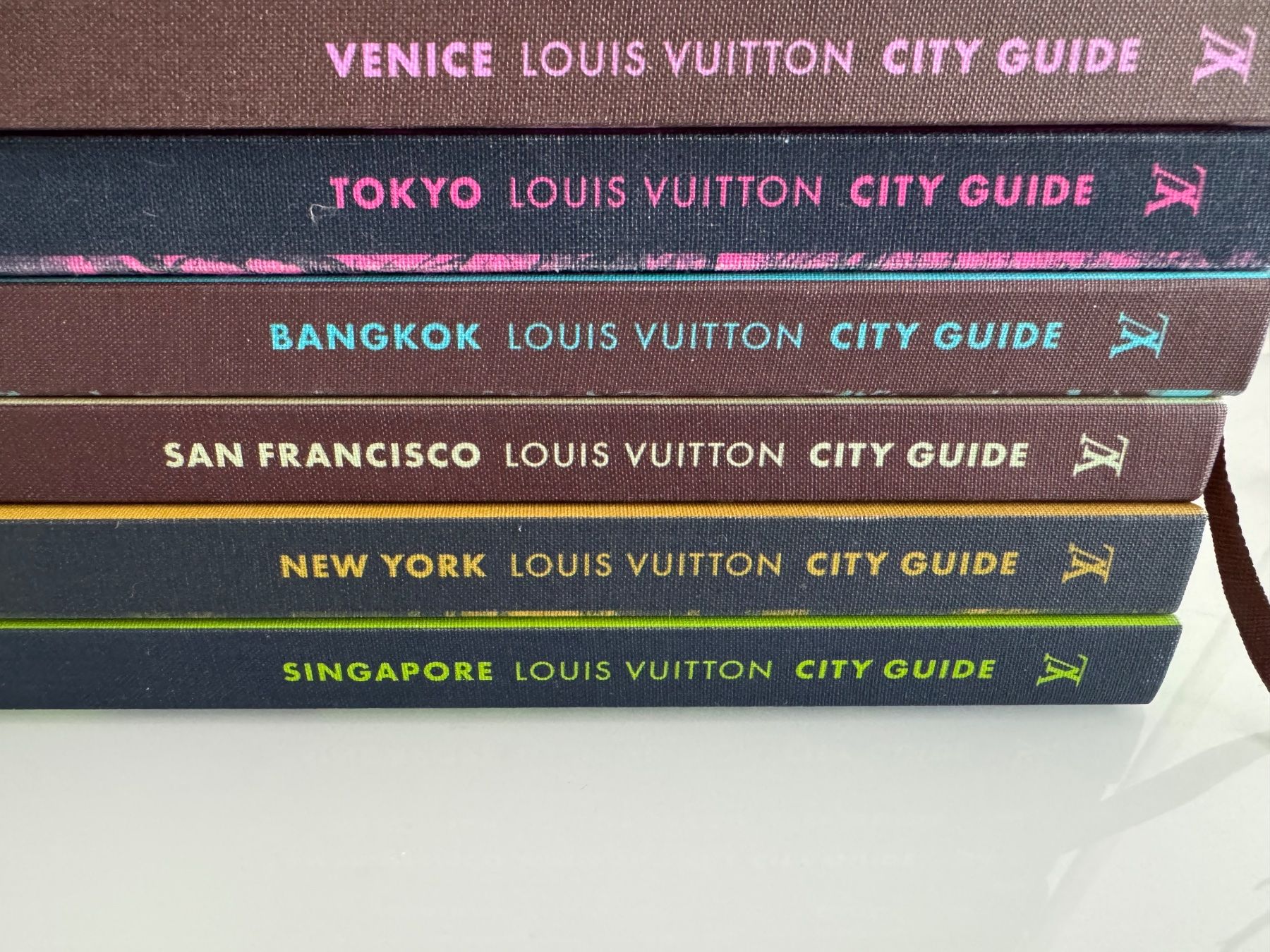 Libri: Louis Vuitton City Guides Sammlung – Nuovo (secondo la descrizione) da Glattpark(Opfikon) venduto da genevoise