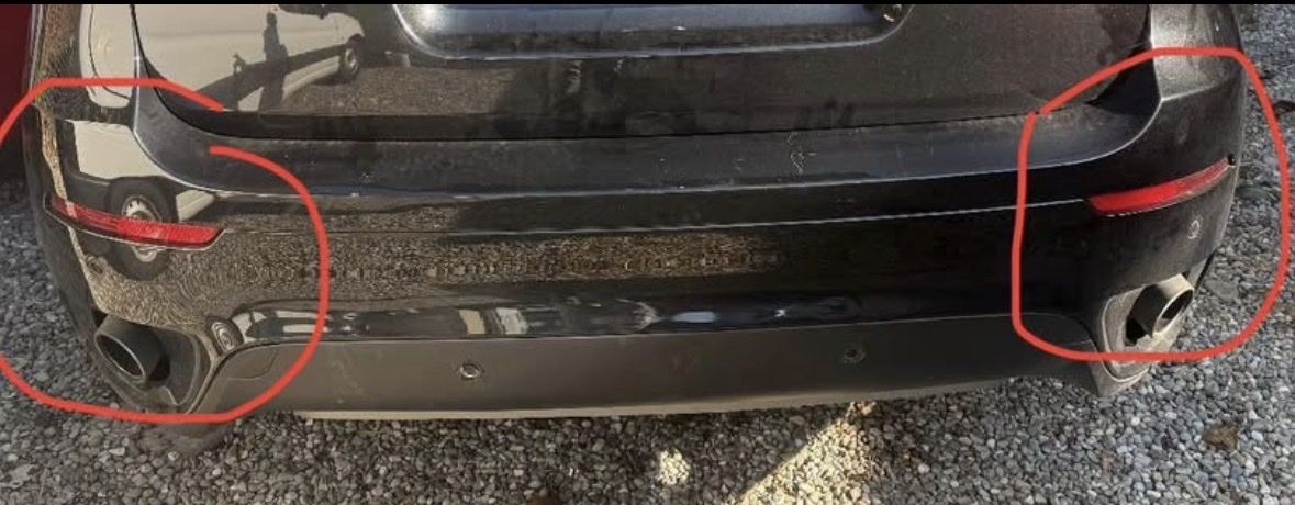 BMW Alle Autoersatzteile: A vendre 2 feux arrières pour BMW X6 E71 – Gebraucht aus Le Locle von osc_hh52 1