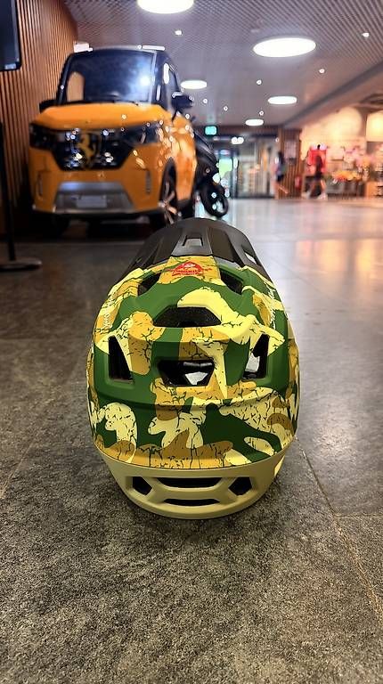 Caschi & visiere: Shirowork Helm – Usato da Unterseen venduto da beE-Scooter 2