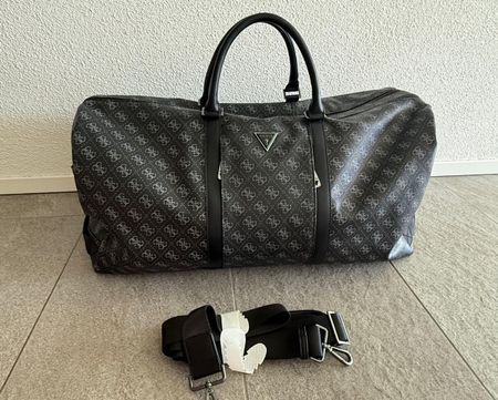 Tasche Guess Logo mit Schultergurt Neu