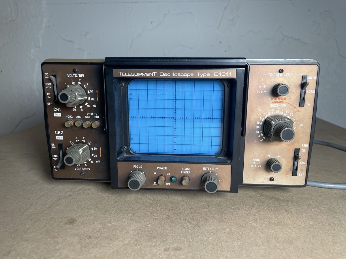 Mesurer: Oscilloscope D1011 – Défectueux à Fribourg par JohnB4 1