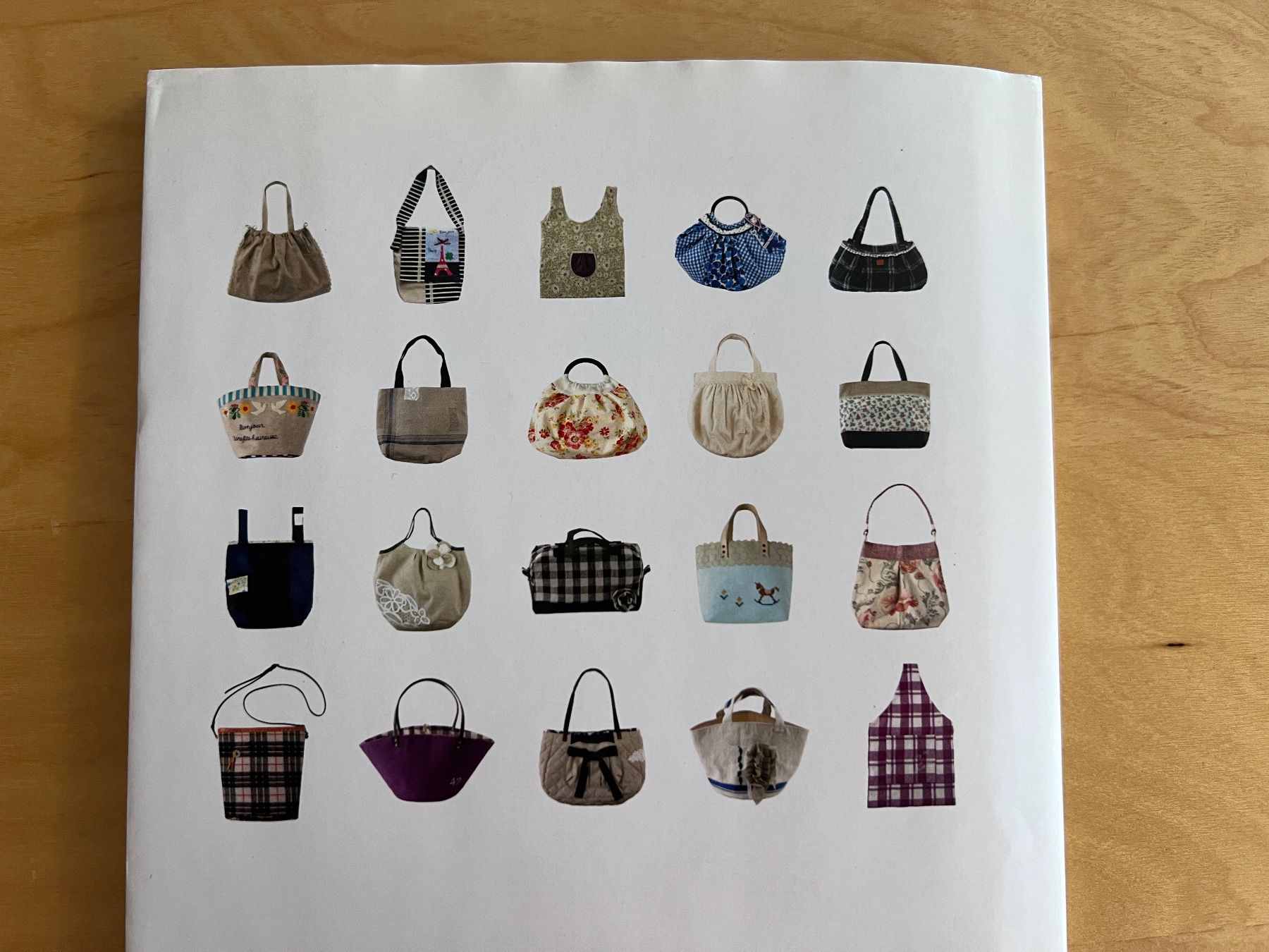 Libri: Livre "Jolis sacs" Edition de saxe – Usato da Bernex venduto da isa_c5fr 1