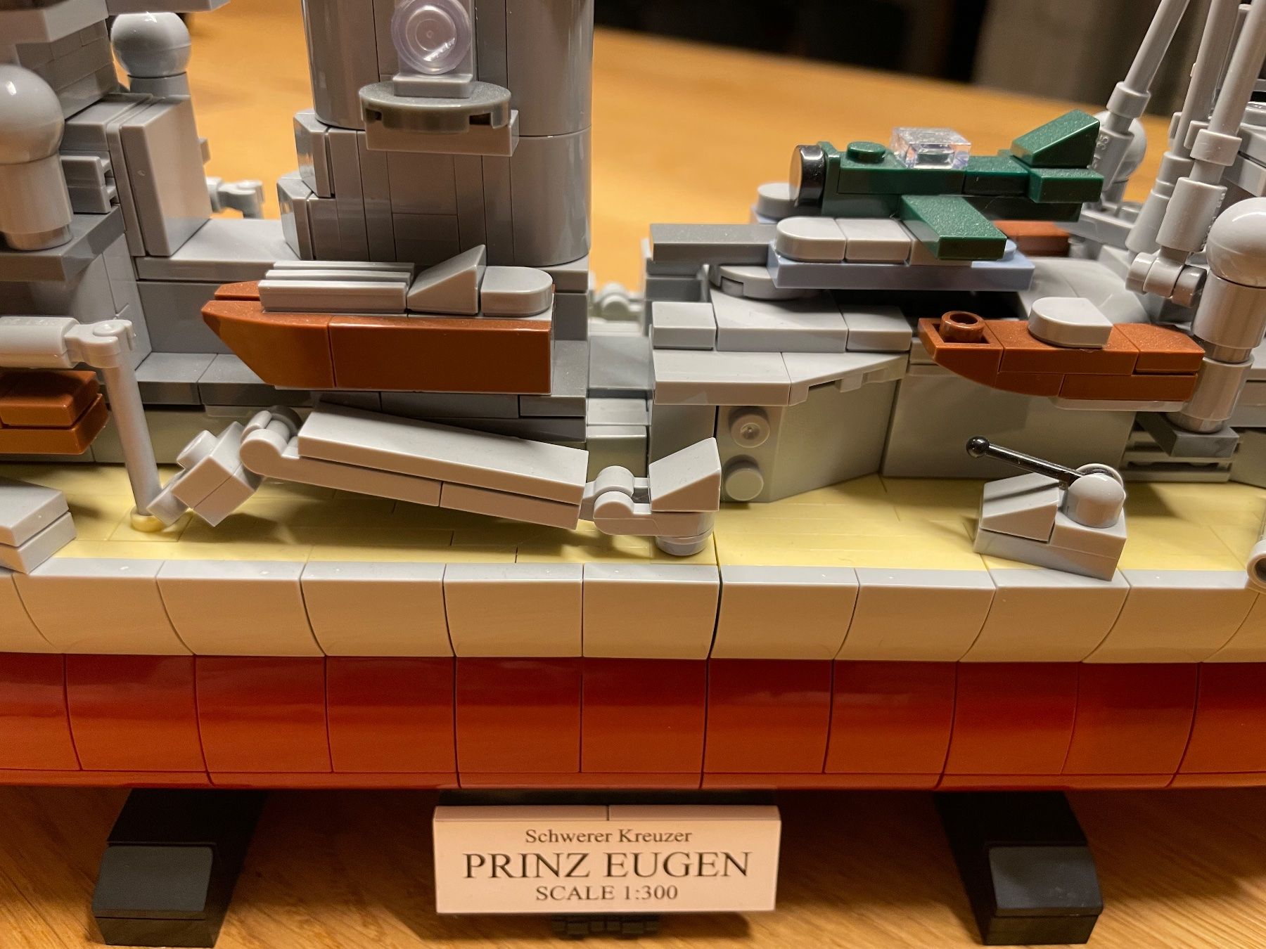 BlueBrixx Kit di costruzioni: BlueBrixx - Schwer Kreuzer Prinz Eugen – Usato da Biberstein venduto da Aerosmith
