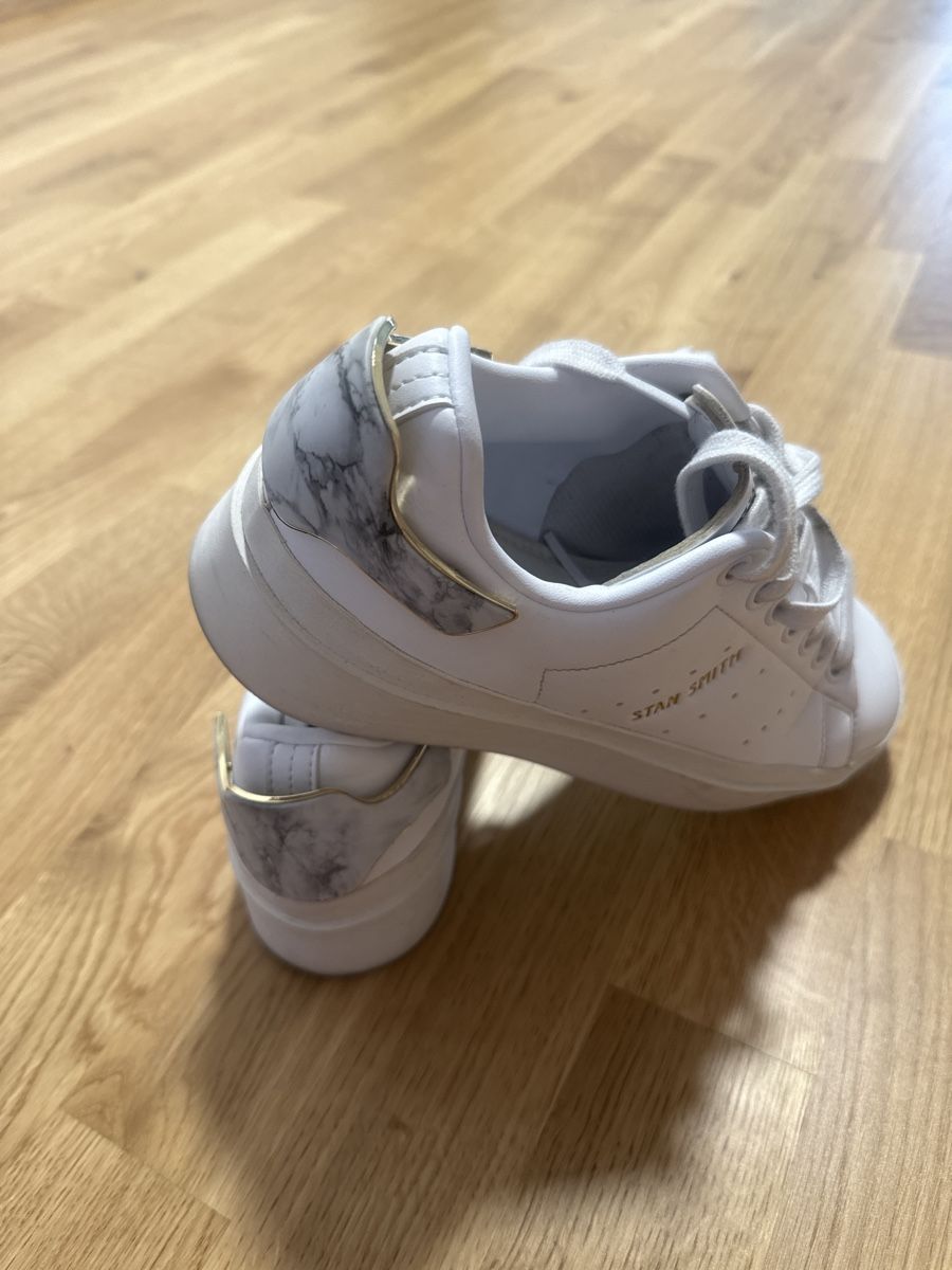 Adidas Damenschuhe: Schuhe – Gebraucht aus Glis von slavkomajic 1