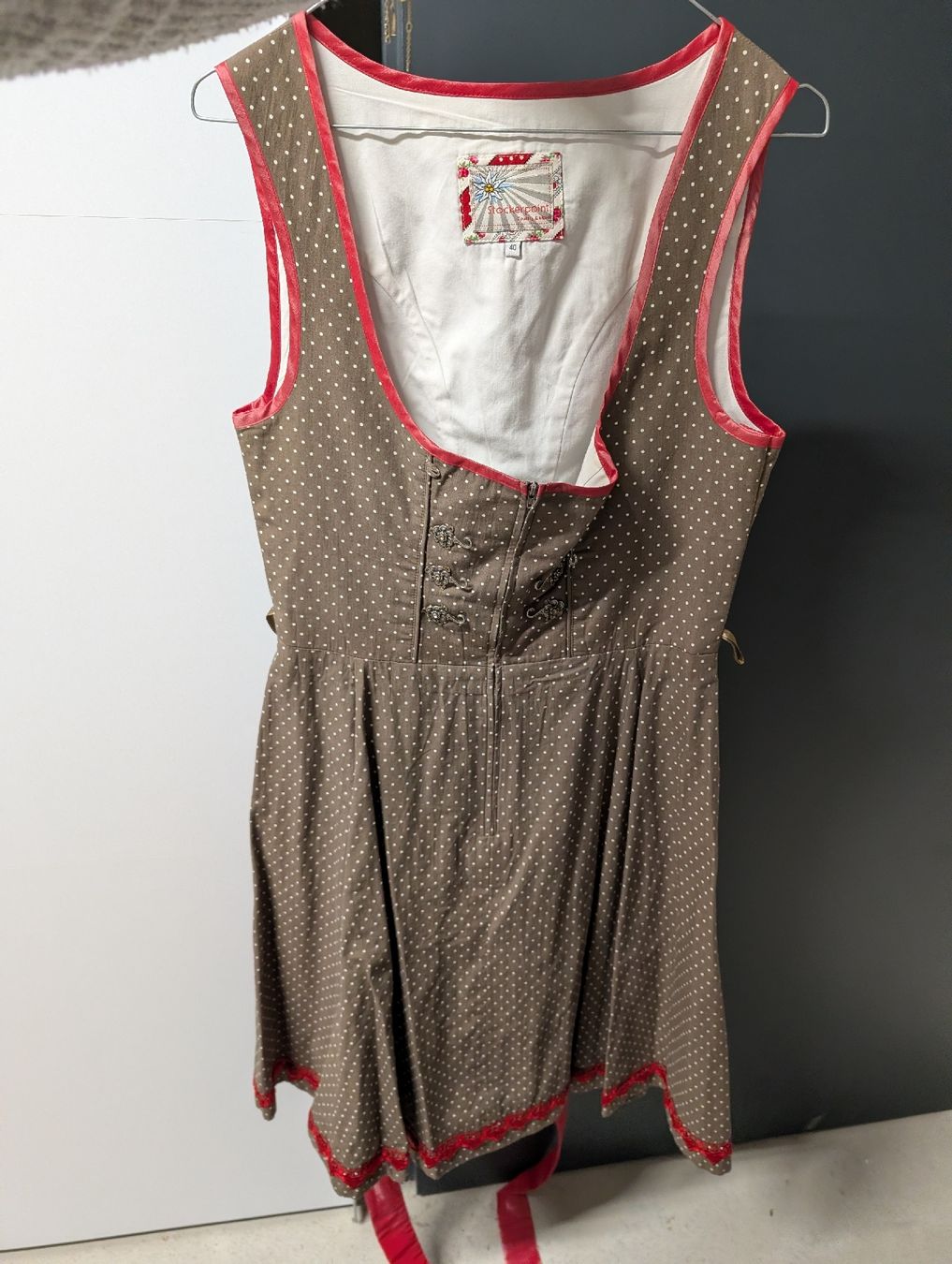 Vestiti: *WUNDERSCHÖNES* Stockerpoint Dirndl – Usato da Seuzach venduto da Merz_s