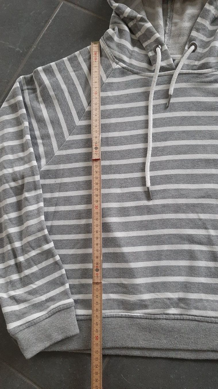 Pullover & Sweatshirts: BELOWZERO Kapuzenpullover Grösse S/164 – Gebraucht aus Dübendorf von Luuuusmeitli12 4