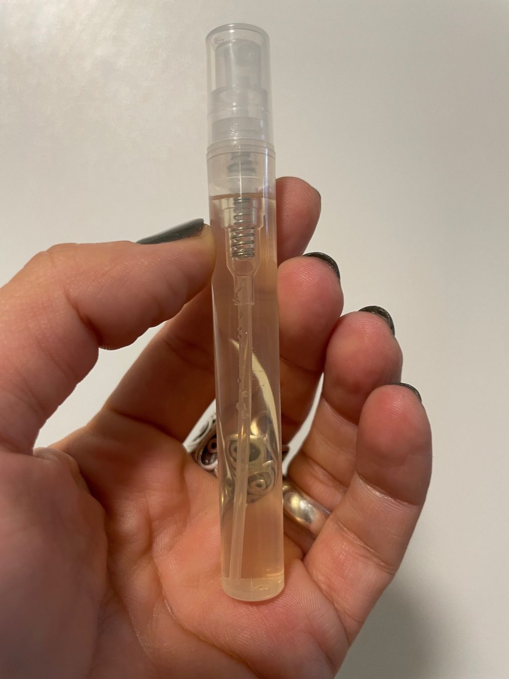 Parfum & Eau de Toilette: MILESTONE RED CHERRY EDP 5ML ABFÜLLUNG.(Tom Ford Lost Cherry – Gebraucht aus Zürich von deruja 1