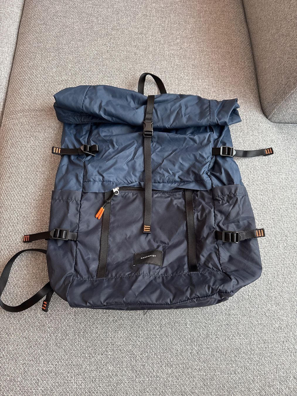 Sandqvist Sacs à dos: Sandqvist Rucksack dunkelblau – D'occasion à Wädenswil par Sneakerio