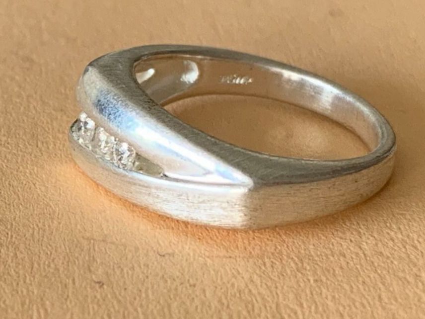 Ringe: Silberring 3 Steine klassic (gr. 55.5) – Gebraucht aus Dittingen von Bellevista 1