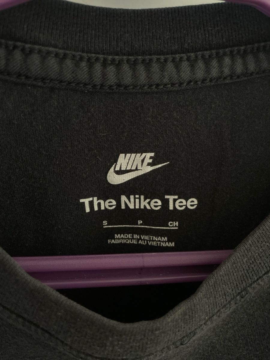 Nike T-shirt: T-shirt Nike noir  – Usato da Plan-les-Ouates venduto da lib_vw7b 2