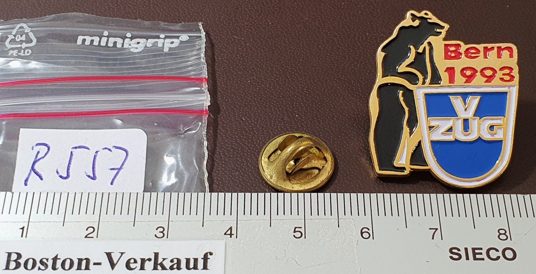 Plaketten & Abzeichen: R557 - Pin V ZUG  Bern 1993 Bär – Gebraucht aus Reinach BL von Boston-Verkauf 1