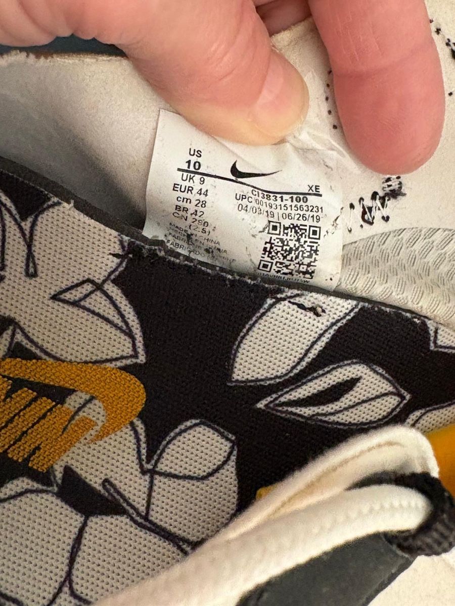 Nike Scarpe da uomo: Nike React Element 55 Schuhe weiss gelb Grösse 44 – Usato da Oberkirch LU venduto da mat_m5cj 5