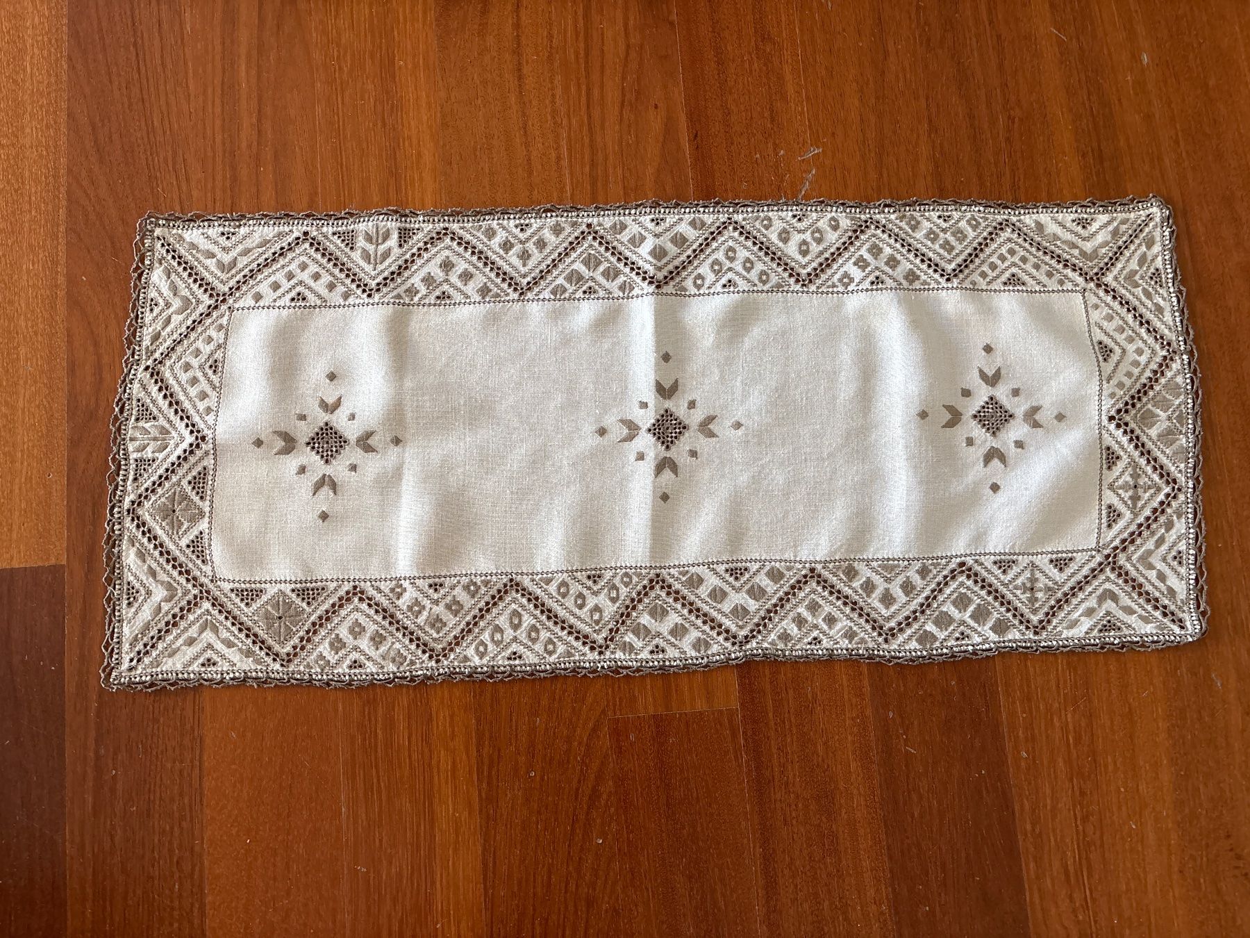 Untersetzer: Dekorative Tischsets, Handarbeit, Vintage – Gebraucht aus Bülach von Jackybabue
