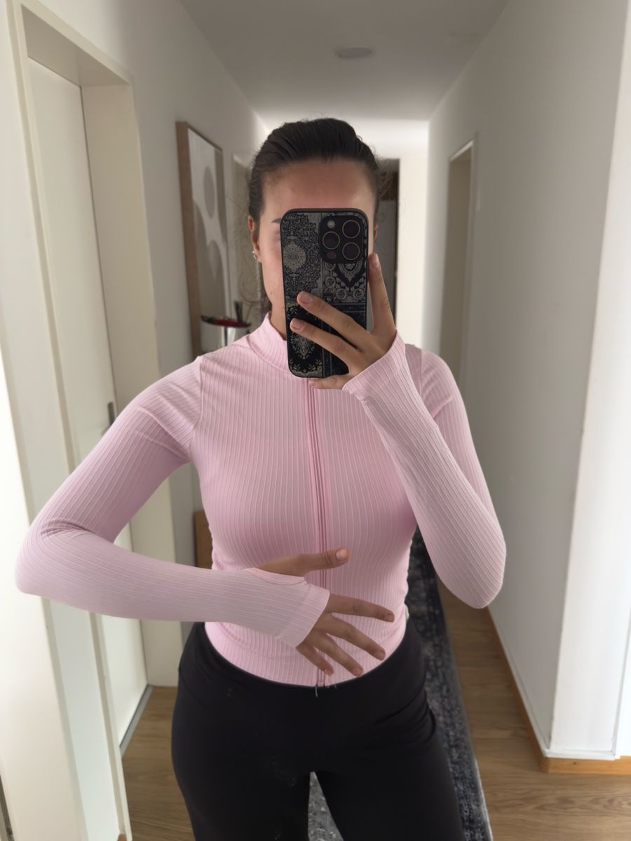 Vestes: Rosa Zipjacke AMISU – D'occasion à Niederhasli par elm_7pyv 1