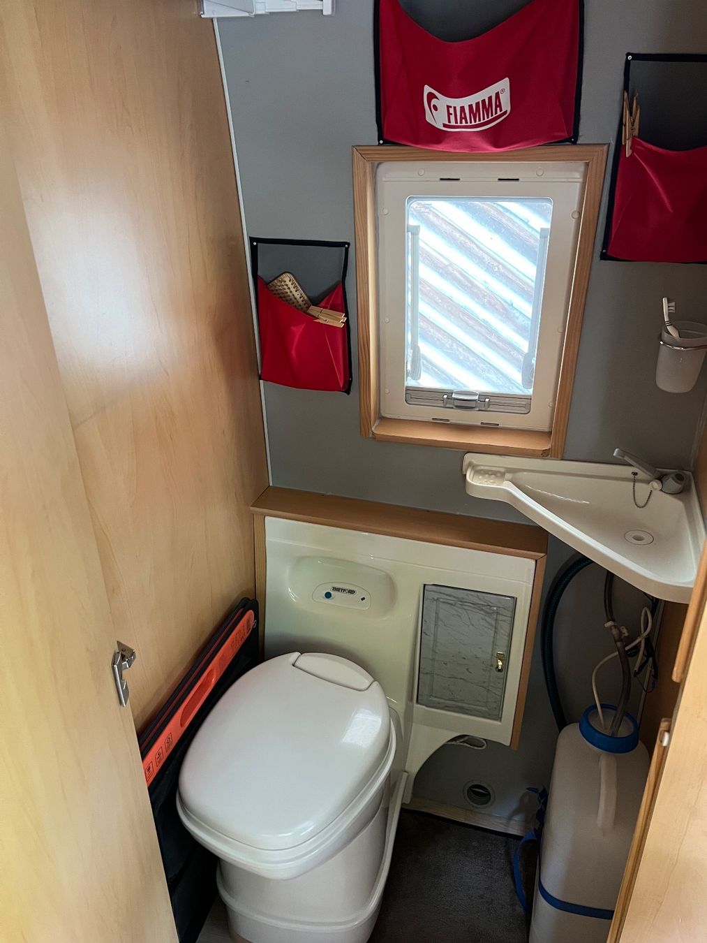 Fiat Véhicules de camping: Fiat Ducato 2.3l Camper – D'occasion à Schwanden Sigrisw par Simonak96 7