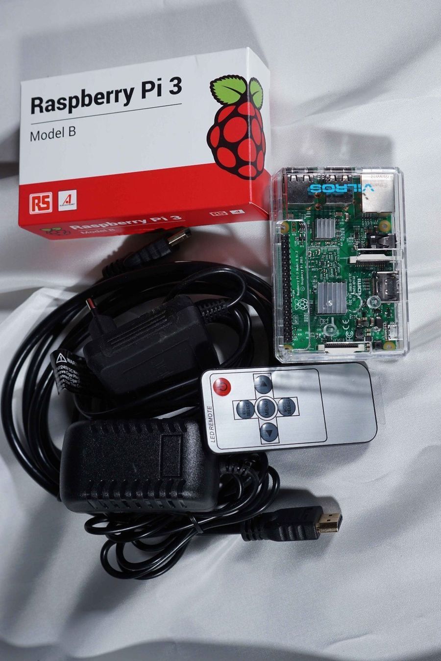 PC: Raspberry Pi 3 Mod. B mit Bildschirm-Set – Nuovo (secondo la descrizione) da St. Gallen venduto da Acer0110 6