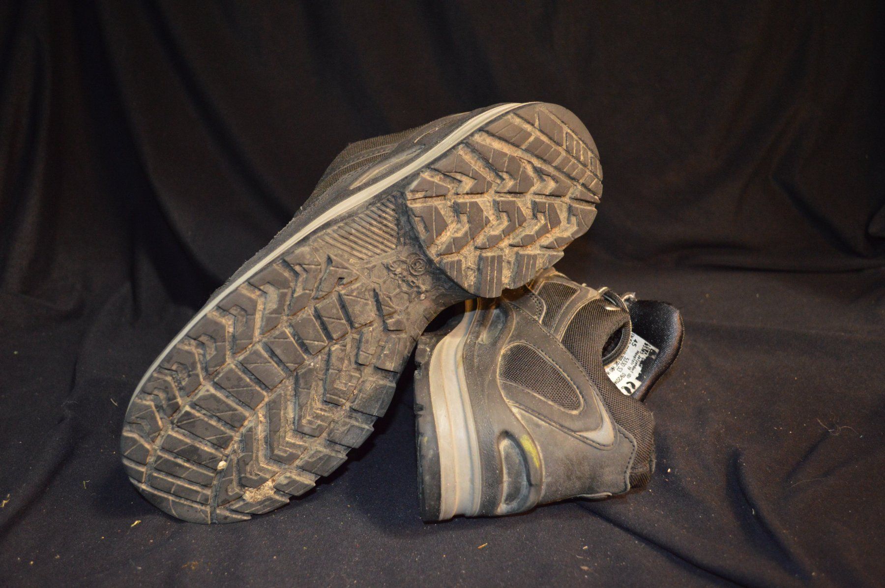 Lowa Herrenschuhe: LOWA Arbeitschuhe Gr.45, Schwarz, Top! – Gebraucht aus Buchs SG von die_zc5l 3