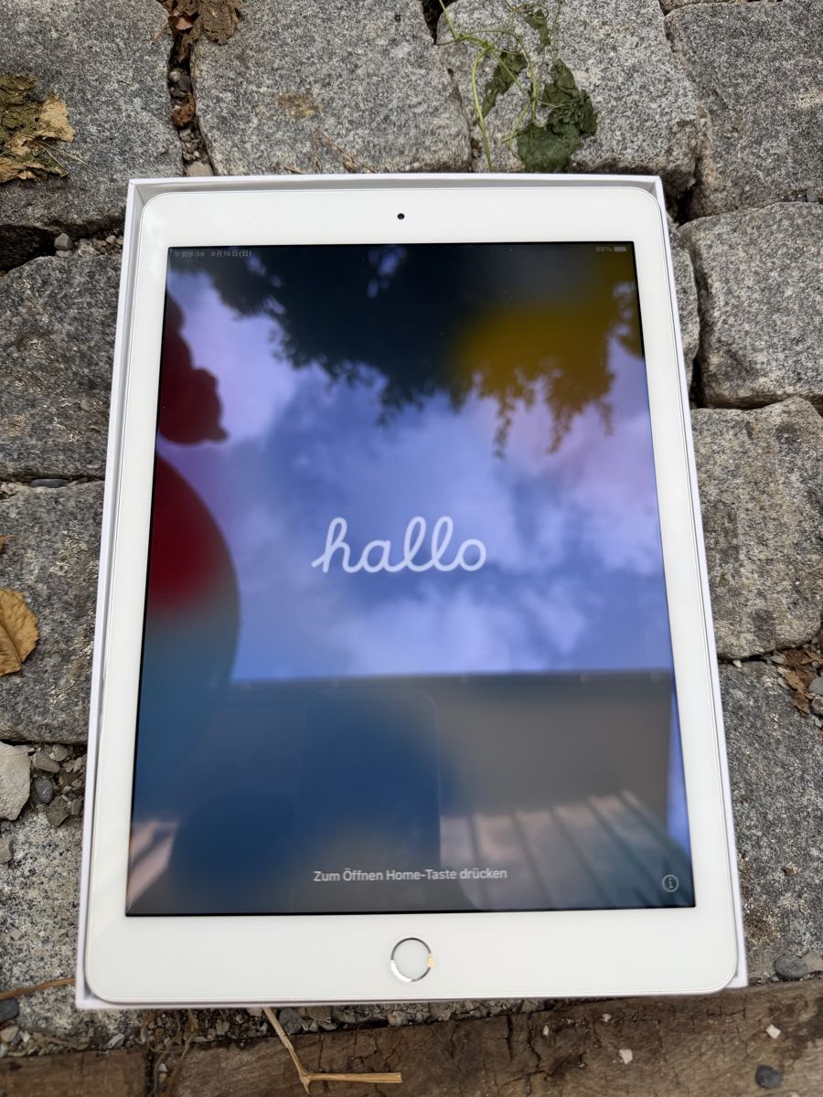 Apple Tablettes PC: iPad Air 2 - 64GB Wi-Fi – D'occasion à Grandvillard par Jobelin 1