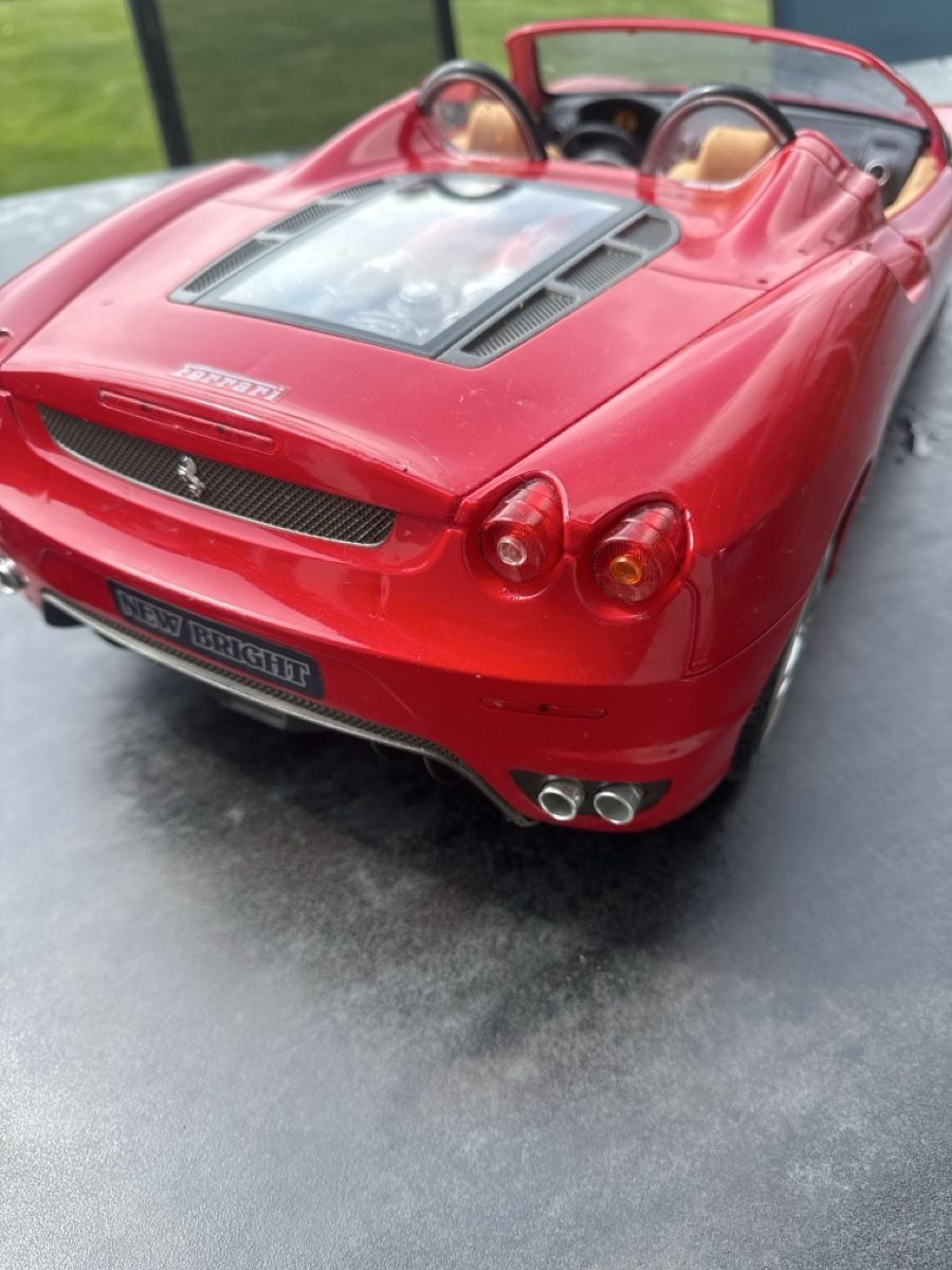 Ferrari Modellini d'auto: Ferrari Modellauto – Usato da Horriwil venduto da Carrera68 4
