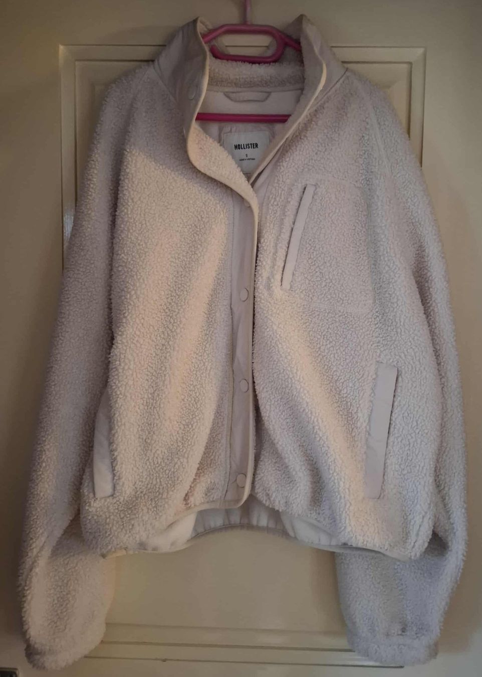 Hollister Giacche: Veste polaire Hollister – Nuovo (secondo la descrizione) da Arnex-sur-Orbe venduto da kprt 1