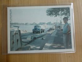 LKW. Alte Fotografie mit LKW und Fähre