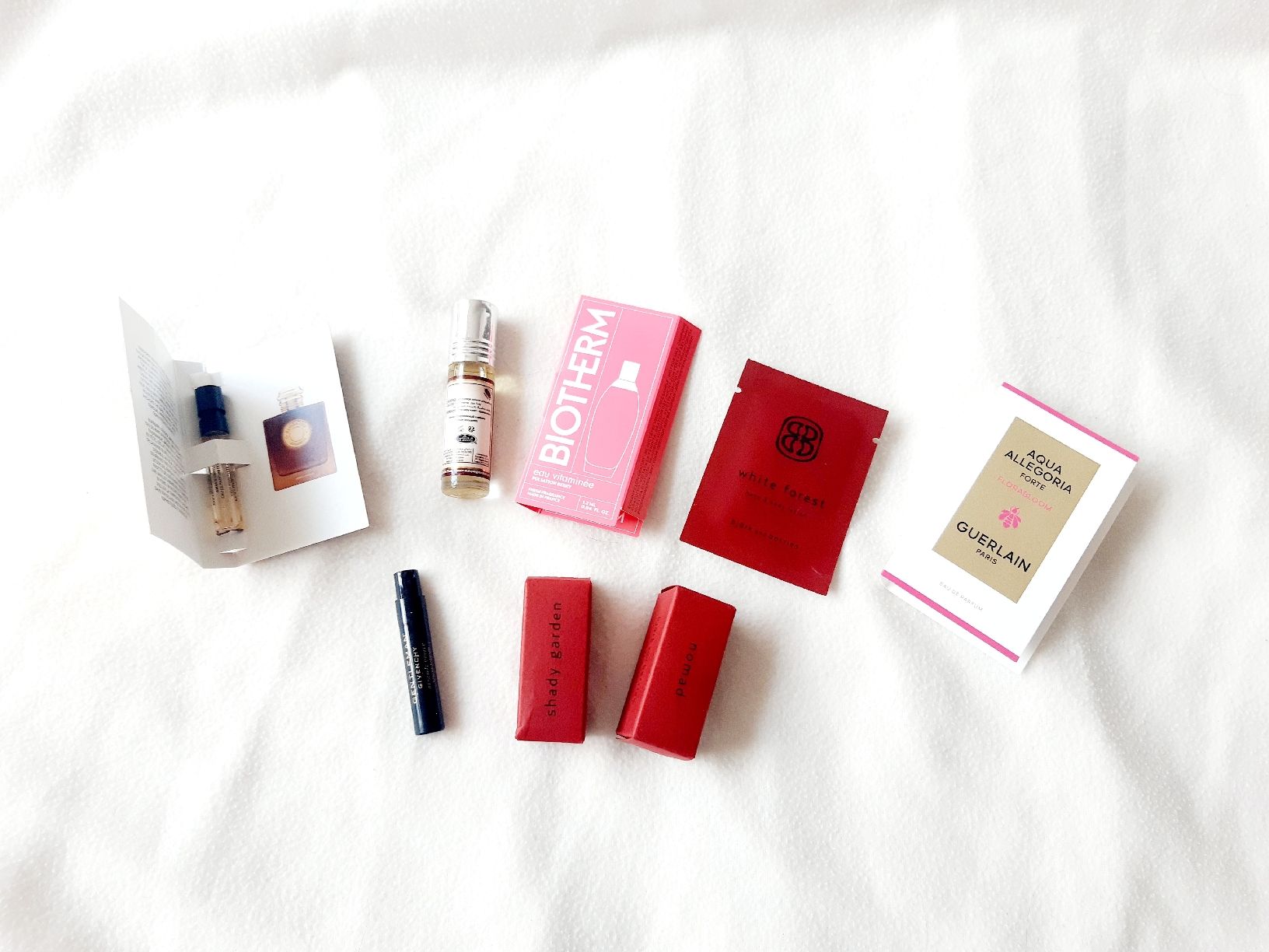 Parfum & Eau de Toilette: DISCOVERY SETS – Gebraucht aus Winterthur von Je. 6