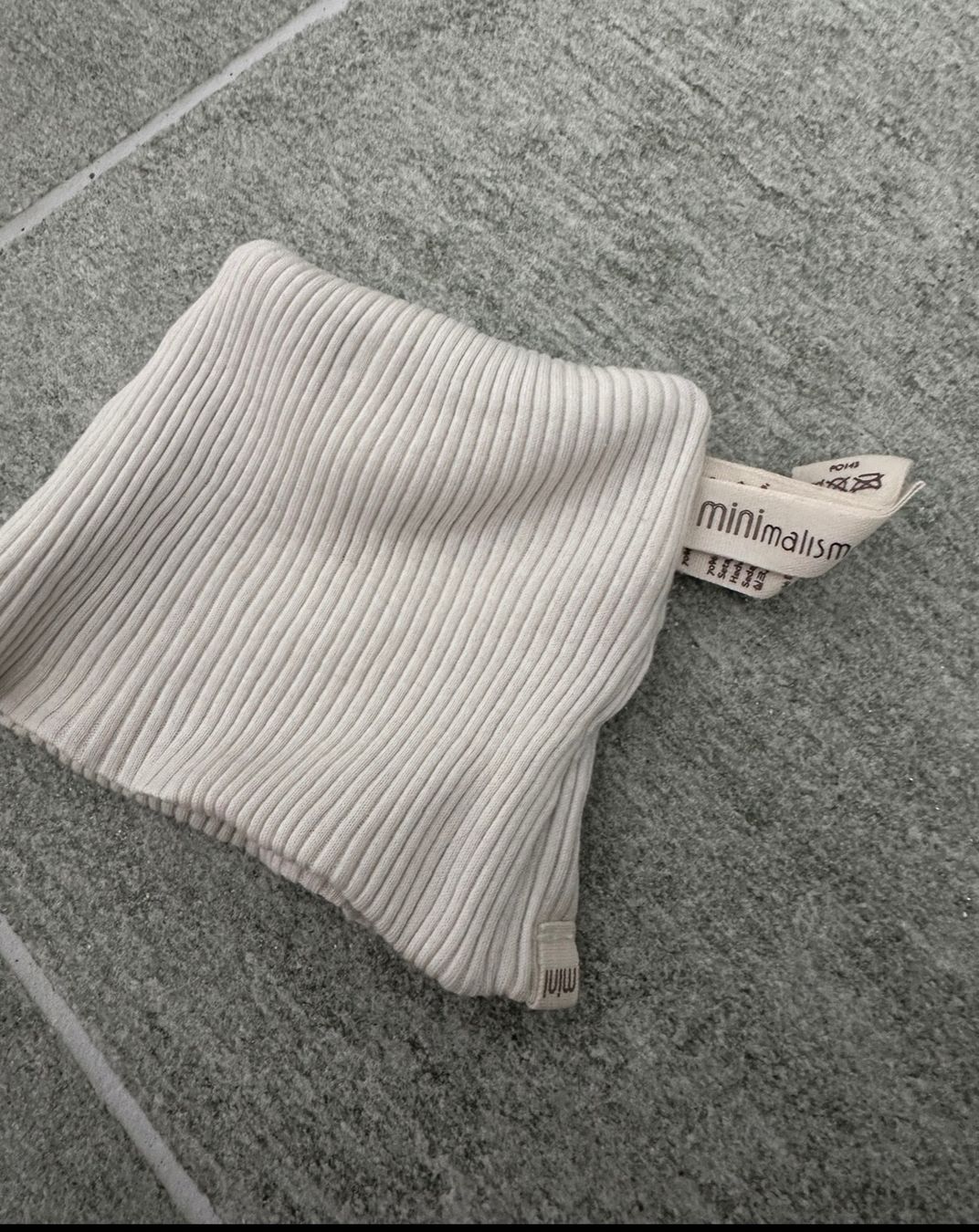 Berretti & Sciarpe: Minimalisma Newborn Mütze – Usato da Horw venduto da lovelife02 1