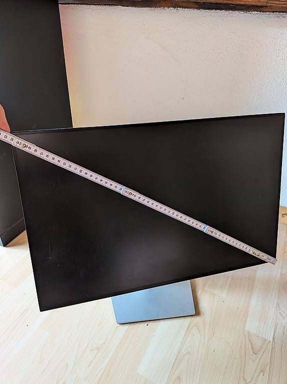 Monitore: Dell Bildschirm (ca. 63 cm) – Gebraucht aus Zürich von witch_finder 3