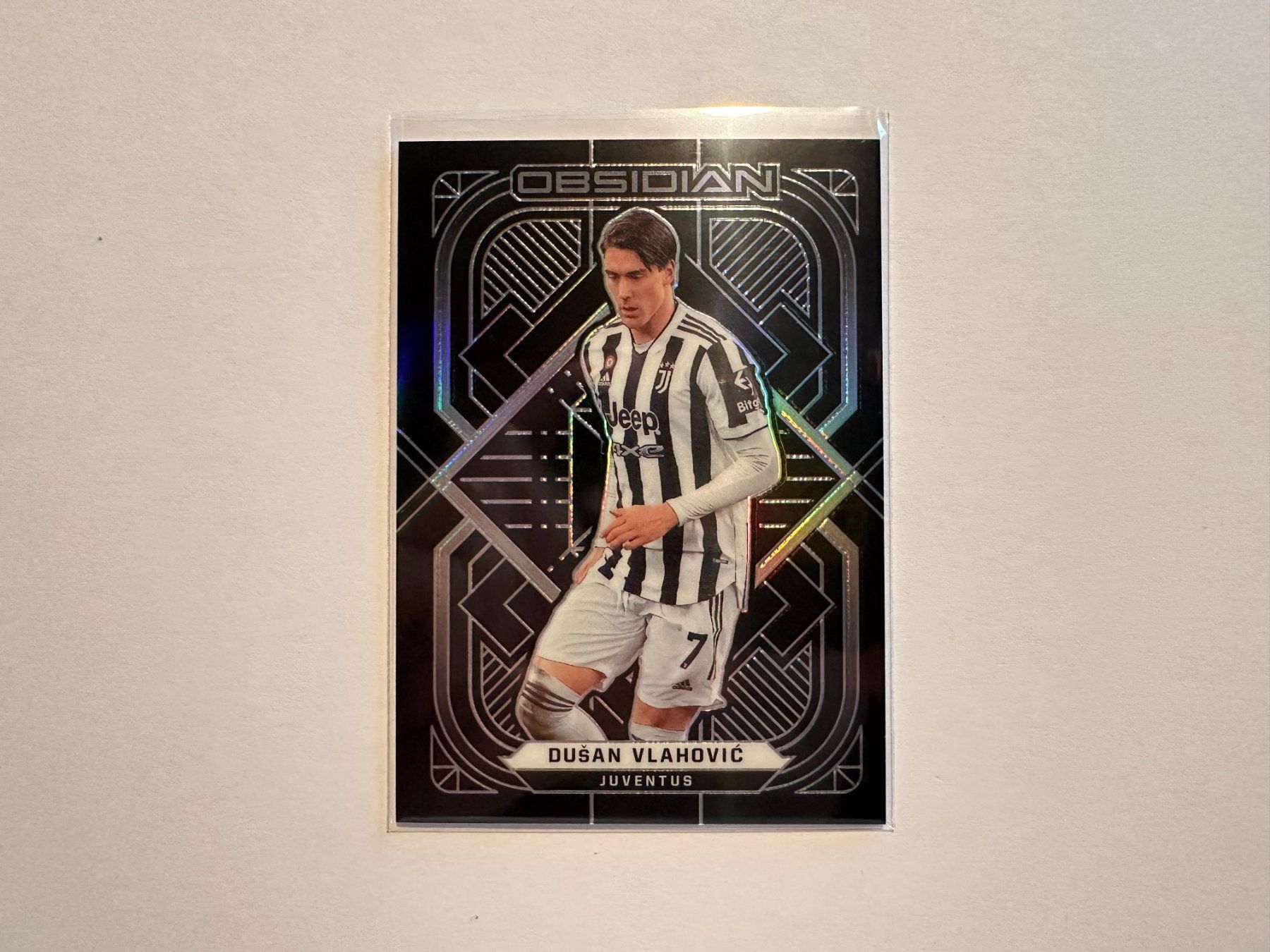 Panini Sammelbilder & Trading cards: Dusan Vlahovic 2021 Panini Obsidian 046/105 – Gebraucht aus Hagendorn von Pokecollectorch