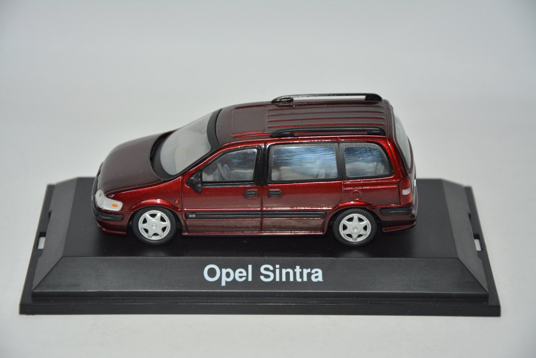 Opel Modellini d'auto: Opel Sintra 1996 , Schuco , 1:43 – Nuovo e nell'imballaggio originale da Goldach venduto da Feivel9 1