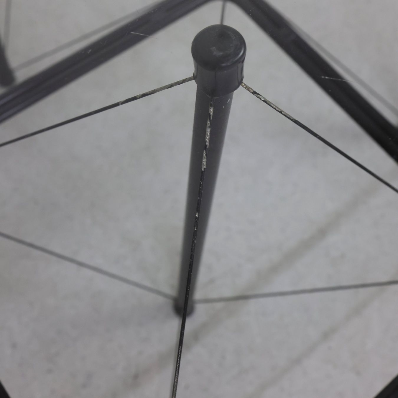 Tische: Einfacher Glas Tisch – Gebraucht aus Volketswil von brockipfannenstil 7