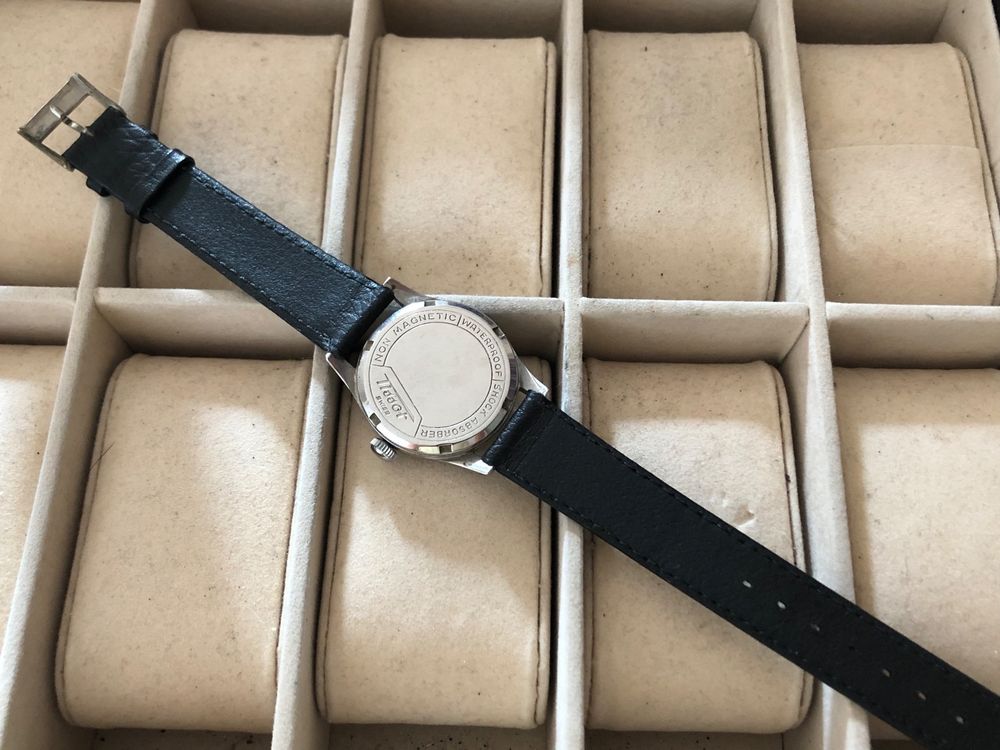 Montre Tissot Vintage à Remontage Manuel Mécanique - Pour Homme - Fonctionne Bien