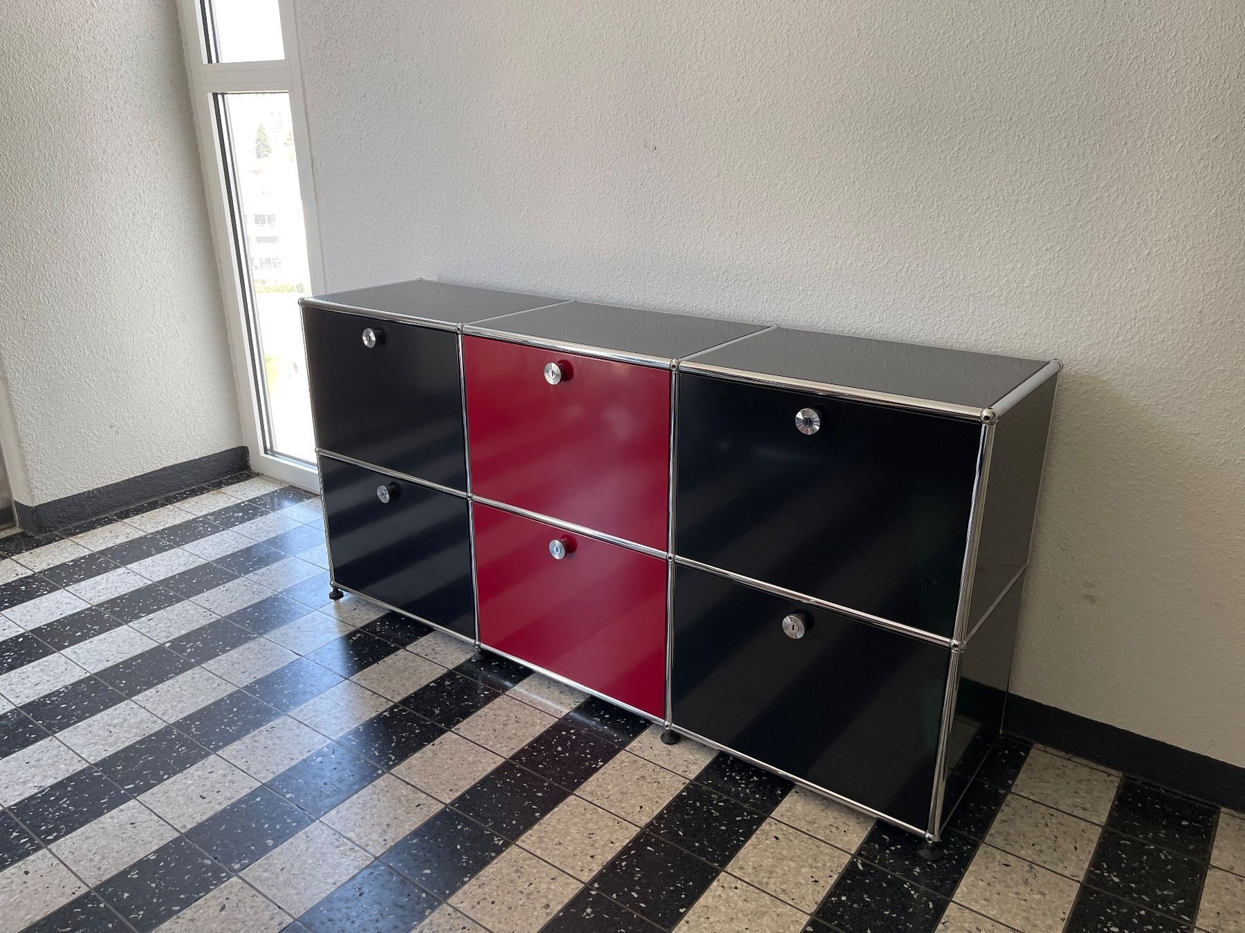 USM Kommoden: USM Sideboard black/Rot Lieferung Gratis – Gebraucht aus Thun von Thuno6 2