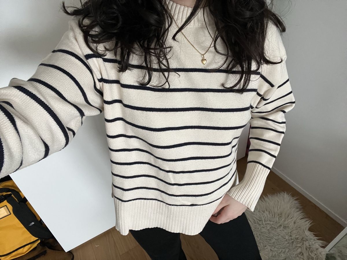 Zara Pullover & Sweatshirts: Blau/Beige gestreifter Pullover – Neu (gemäss Beschreibung) aus Frauenfeld von vik_d96k 1