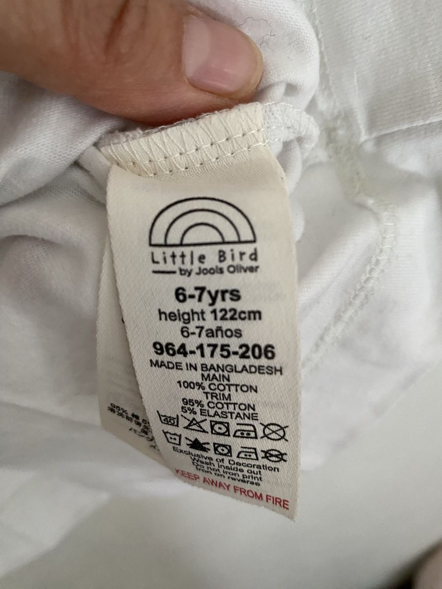 Hello Kitty Kleiderpakete & -sets: T-shirts Hello Kitty taille 8 ans – Gebraucht aus Lignières von The_assistant 4
