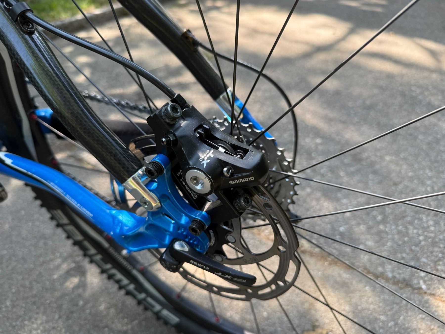 Rocky Mountain Bicycles Vélos: Fully Velo Rocky Mountain mit neuen Komponenten – D'occasion à Winterthur par kar_d9n9 5
