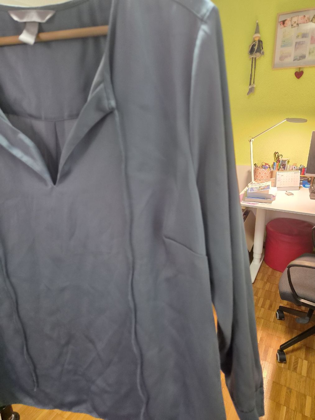 H&M Camicette: Schicke H&M Bluse Gr. 44, grau, langarm – Nuovo (secondo la descrizione) da Bassersdorf venduto da Sport_4_life 2