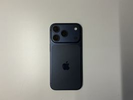 iPhone 17 Pro bleu état quasi neuf 