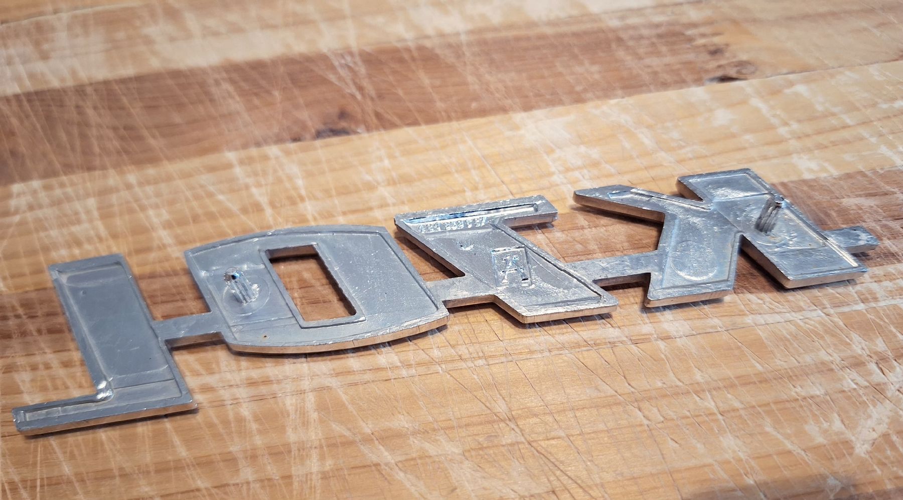 Volkswagen Tutti pezzi di ricambio auto: VW K70L Emblem – Usato da Triesen venduto da BLACKSHEEP75 3