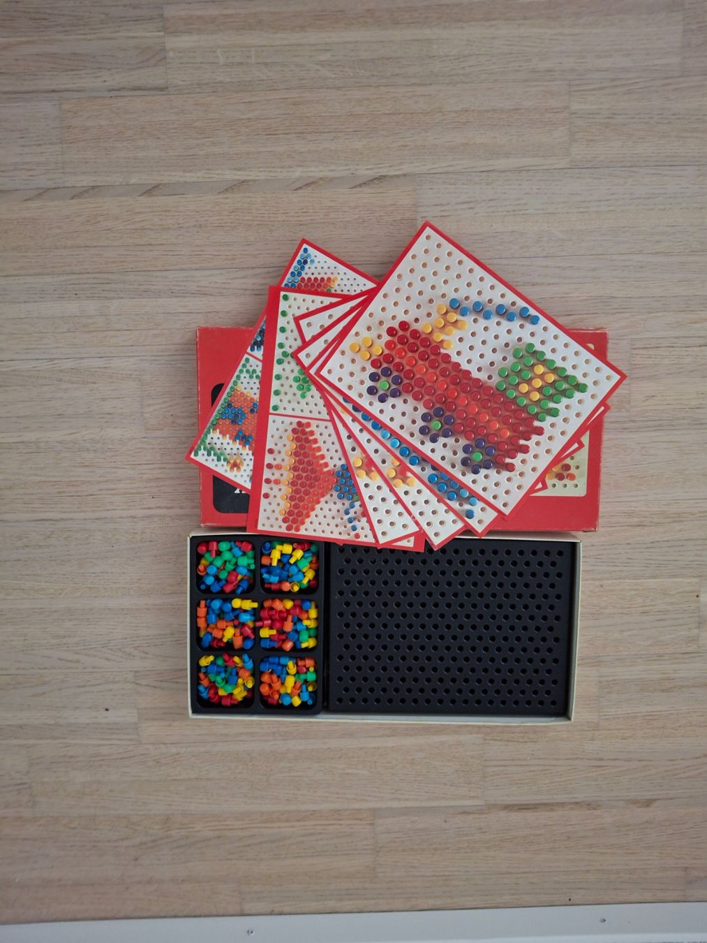 Carlit Giochi: Vintage Carlit Steckmosaik – Usato da Dietikon venduto da Hwengi