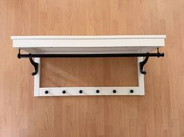 Wandgarderobe mit Ablage