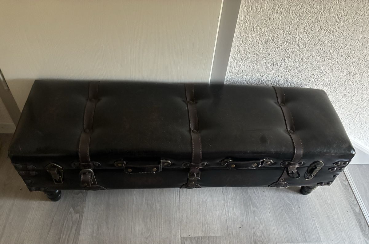 Coffres: Sitztruhe gebraucht – D'occasion à Langenthal par Bucheli.Langenthal 1