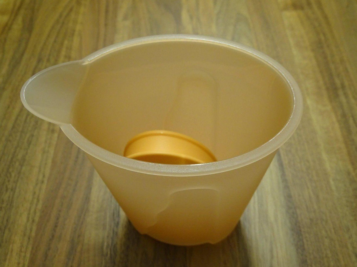 Tupperware Contenitori & Simili: Tupperware Aquakrug 1l orange – Usato da Unterkulm venduto da Wschwend 2