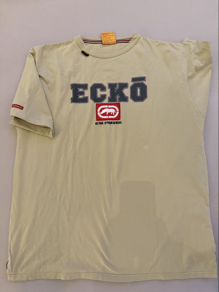 T-shirt: T -Shirt Eckō – Nuovo (secondo la descrizione) da St. Gallen venduto da Supernova81