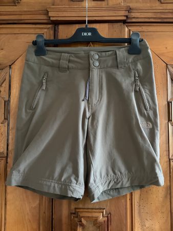 THE NORTH FACE Shorts  Gr. 4 / 36/38 EU Farbe: Khaki